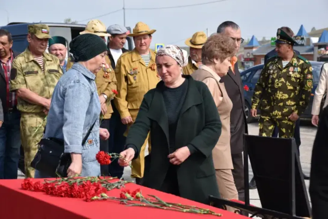 Ахметов Денис Юнирович