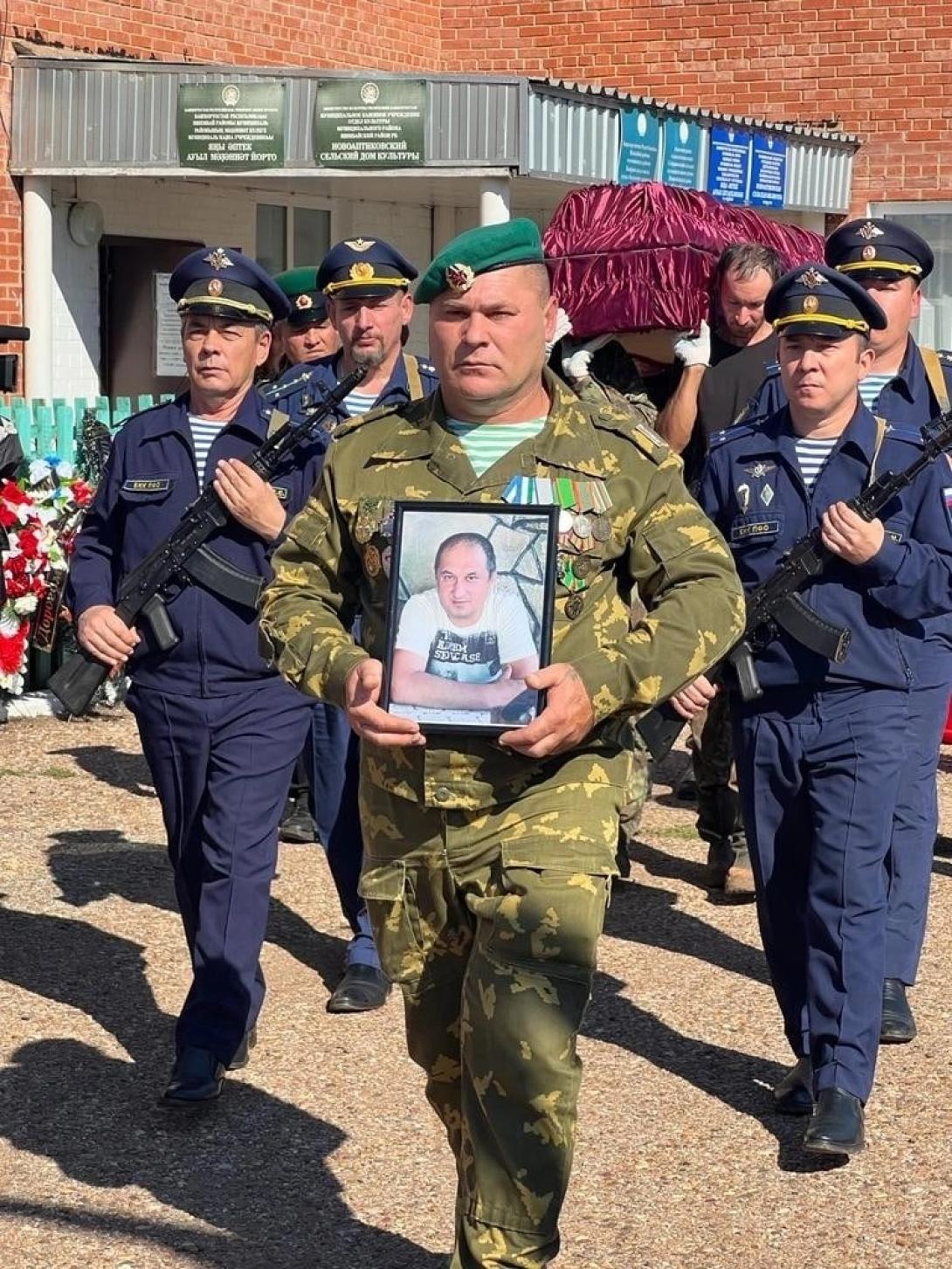 Тихонов Эдуард Павлович